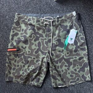 VISSLA Men's Olive Camo Board Shorts